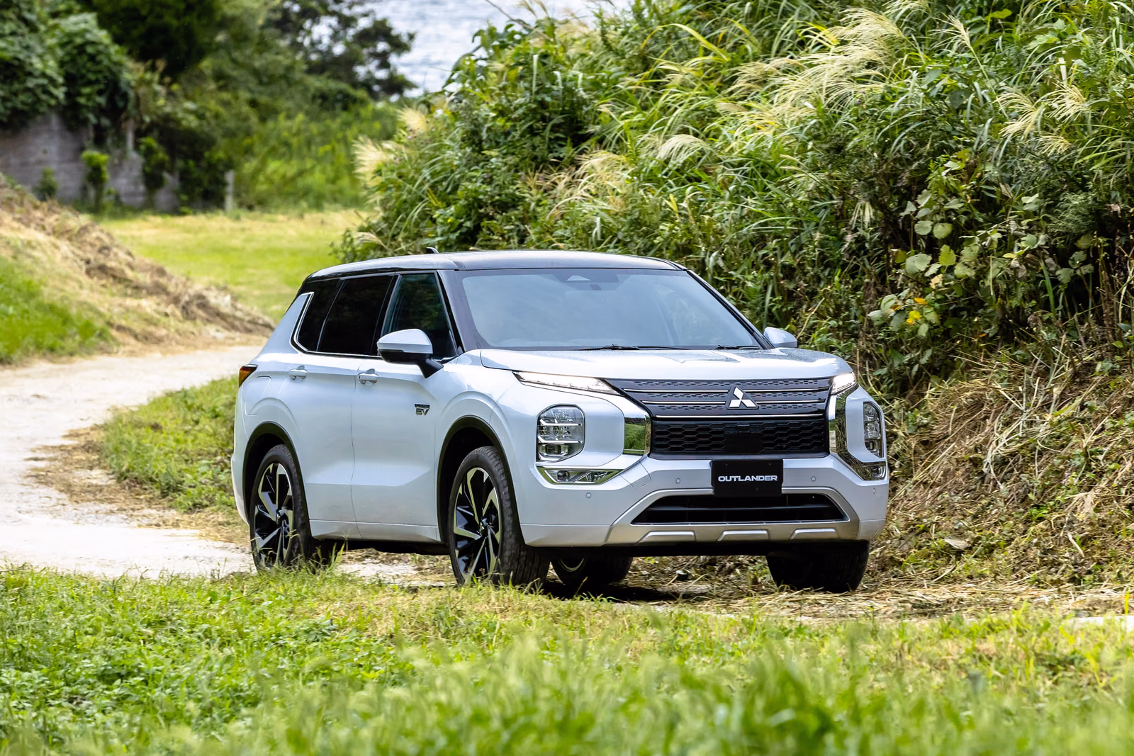 Mitsubishi Outlander — в студии