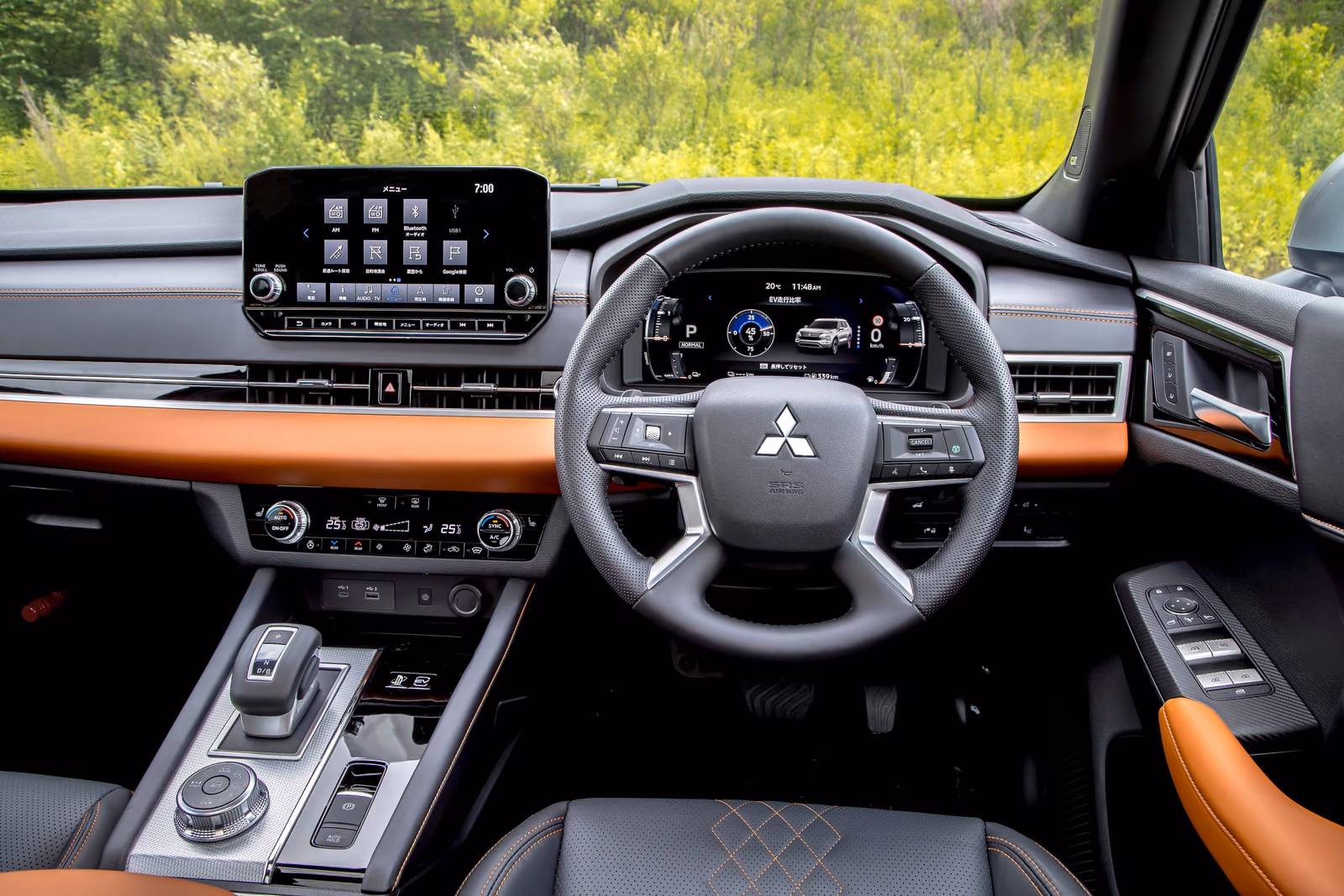 Mitsubishi Outlander — салон