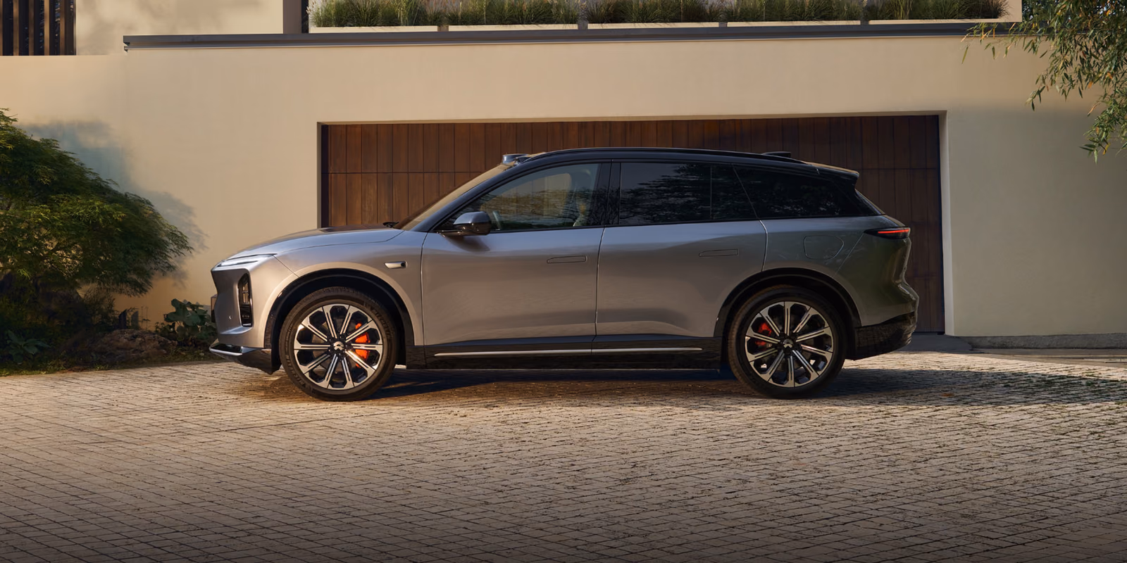 NIO ES6 у дома, профиль