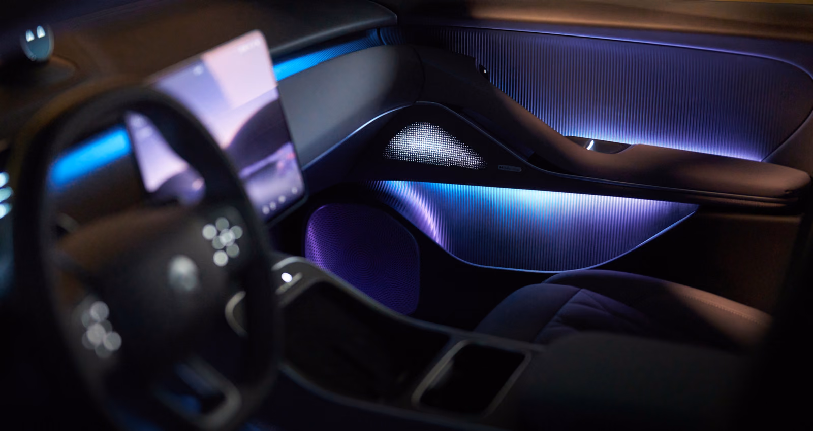 Кокпит NIO ET5 с подсветкой