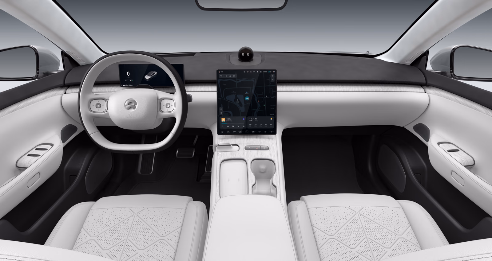 Кокпит NIO ET7 со светлой отделкой