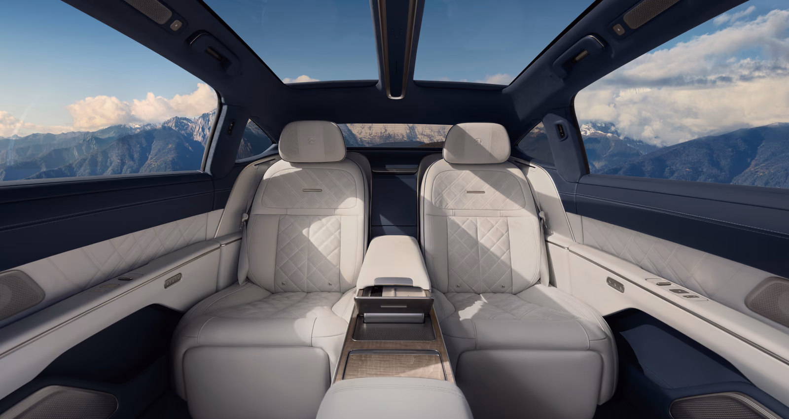 NIO ET9 — светлая задняя executive-зона