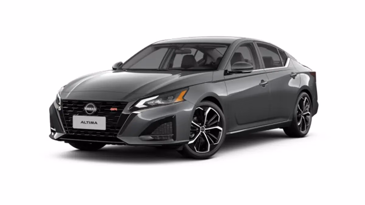 Серая Nissan Altima L34 — студийный вид спереди