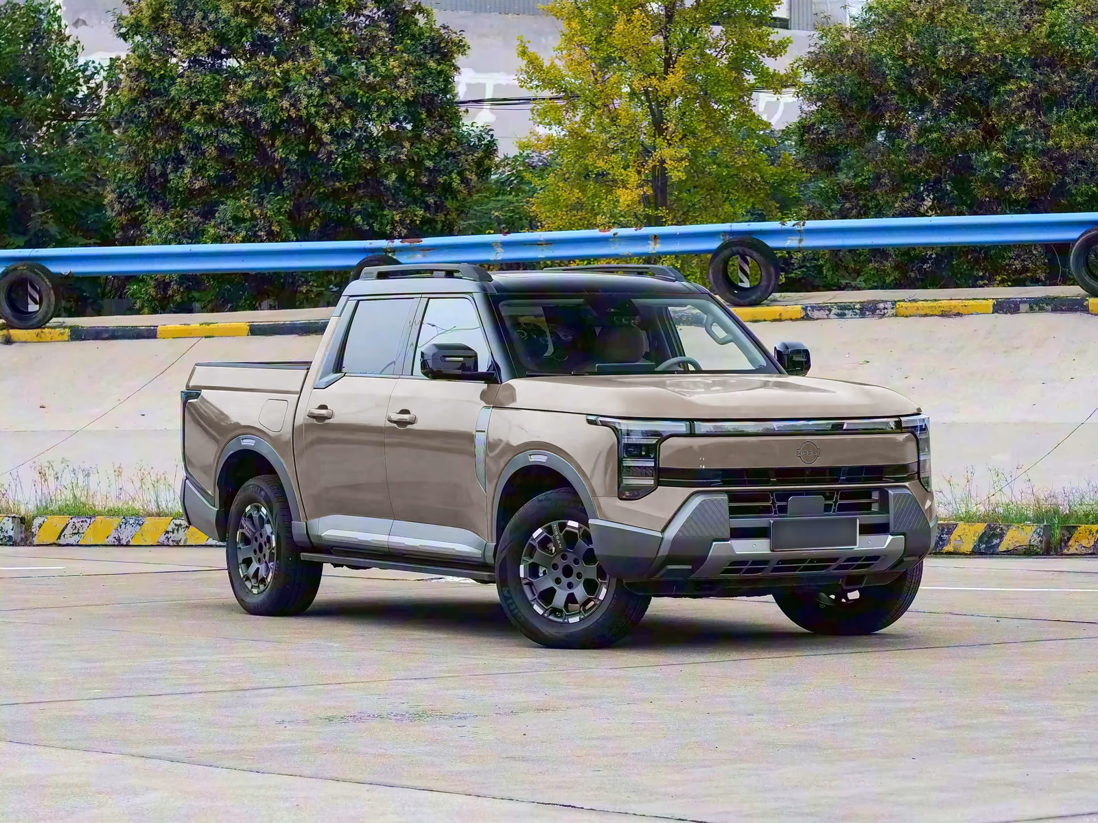 Nissan Frontier Pro PHEV — коричневый кузов спереди с другой стороны