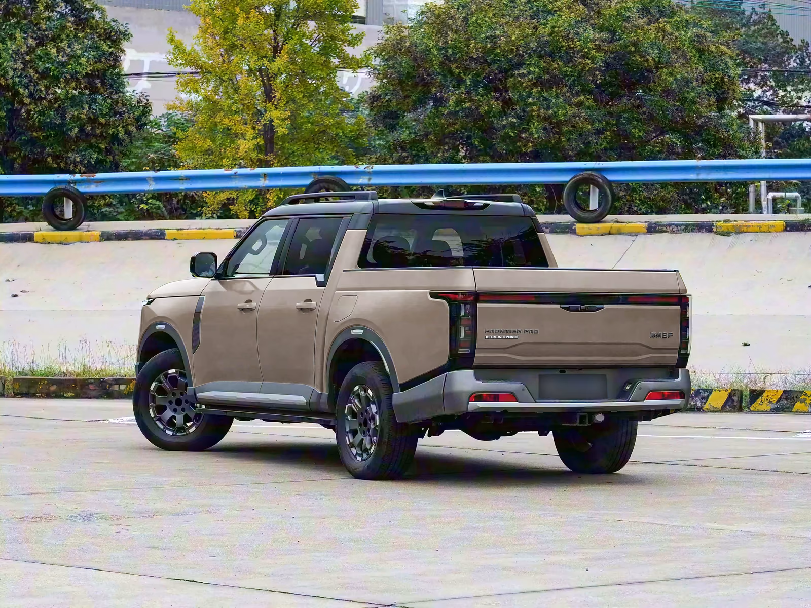 Nissan Frontier Pro PHEV — коричневый кузов сзади в три четверти