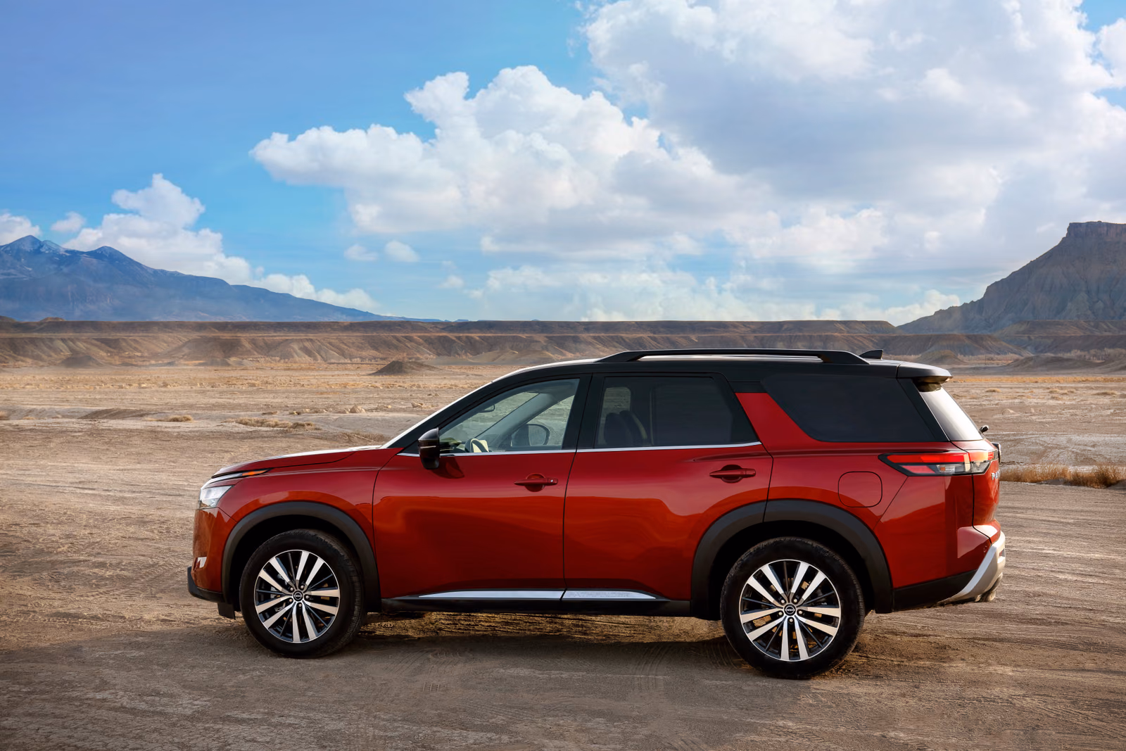 Nissan Pathfinder — на природе