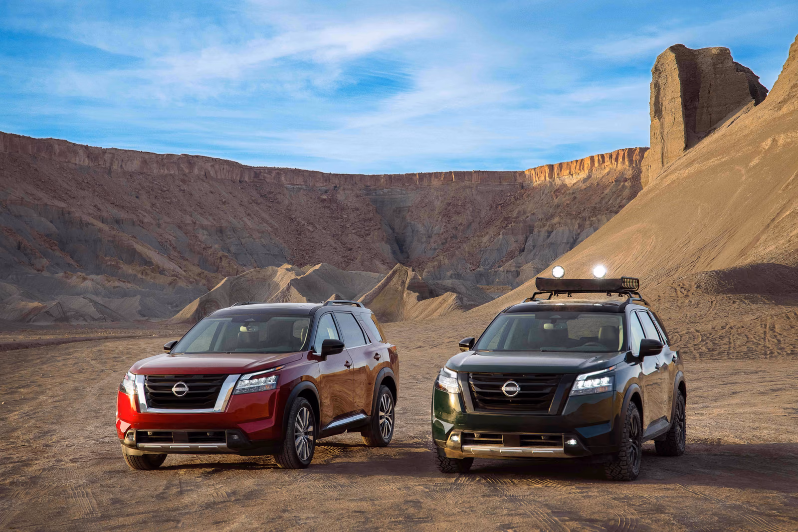 Nissan Pathfinder — вид сбоку