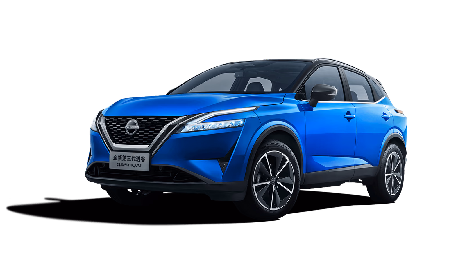 Nissan Qashqai в синем цвете, вид спереди в три четверти на тёмном фоне