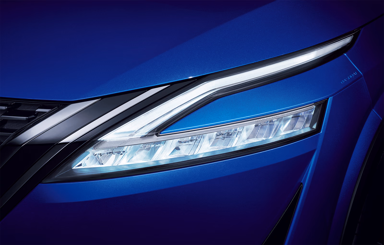Светодиодная головная оптика Nissan Qashqai крупным планом