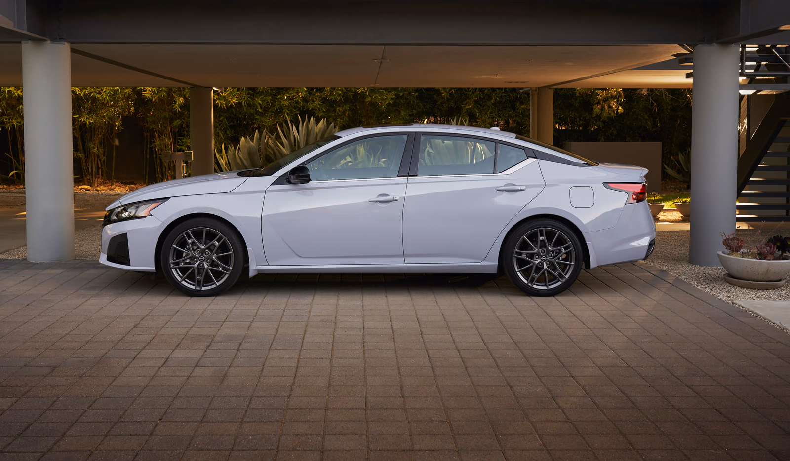 Nissan Teana — спереди в три четверти