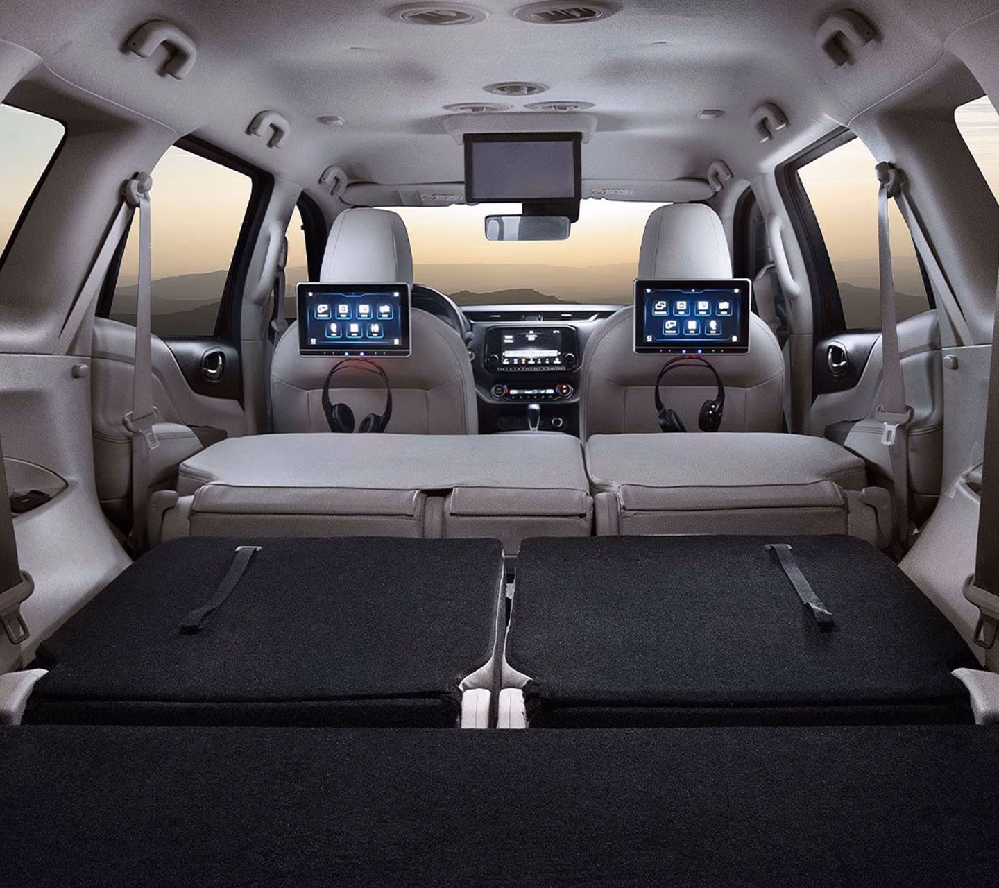 Багажник Nissan X-Terra со сложенными сиденьями
