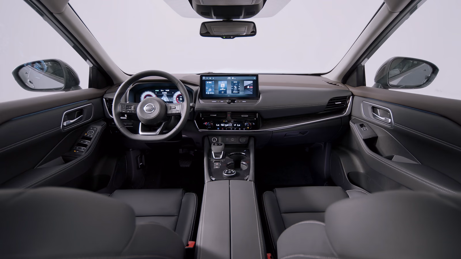 Nissan X-Trail — передняя панель и руль