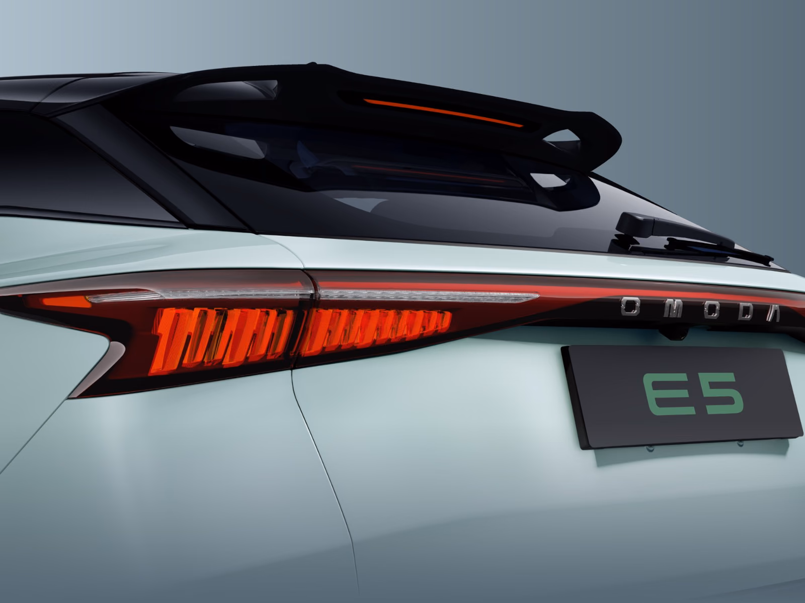 OMODA E5 — сквозной задний фонарь
