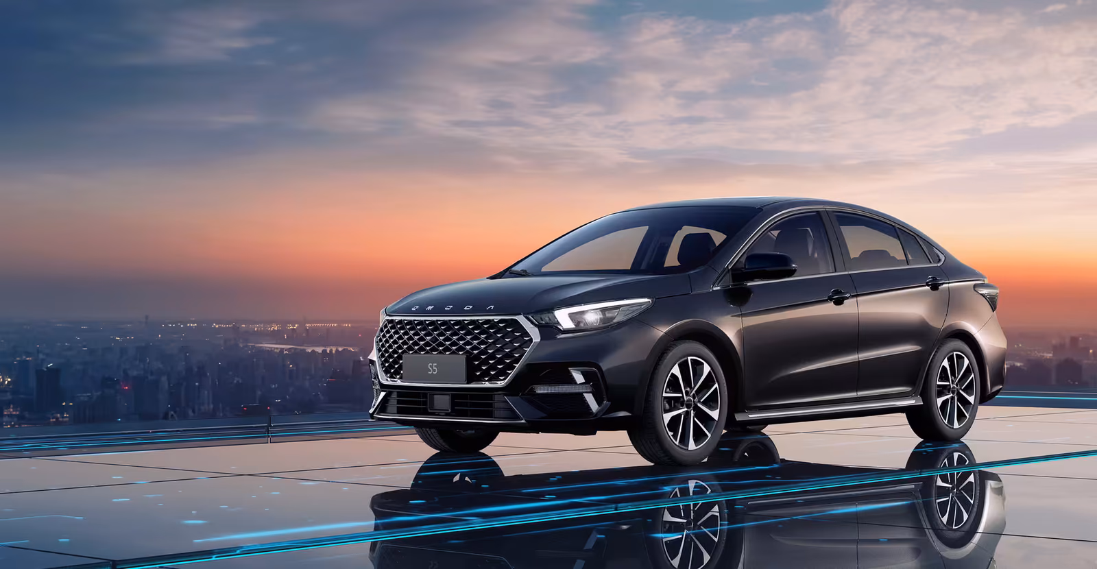 OMODA S5 на смотровой площадке на закате