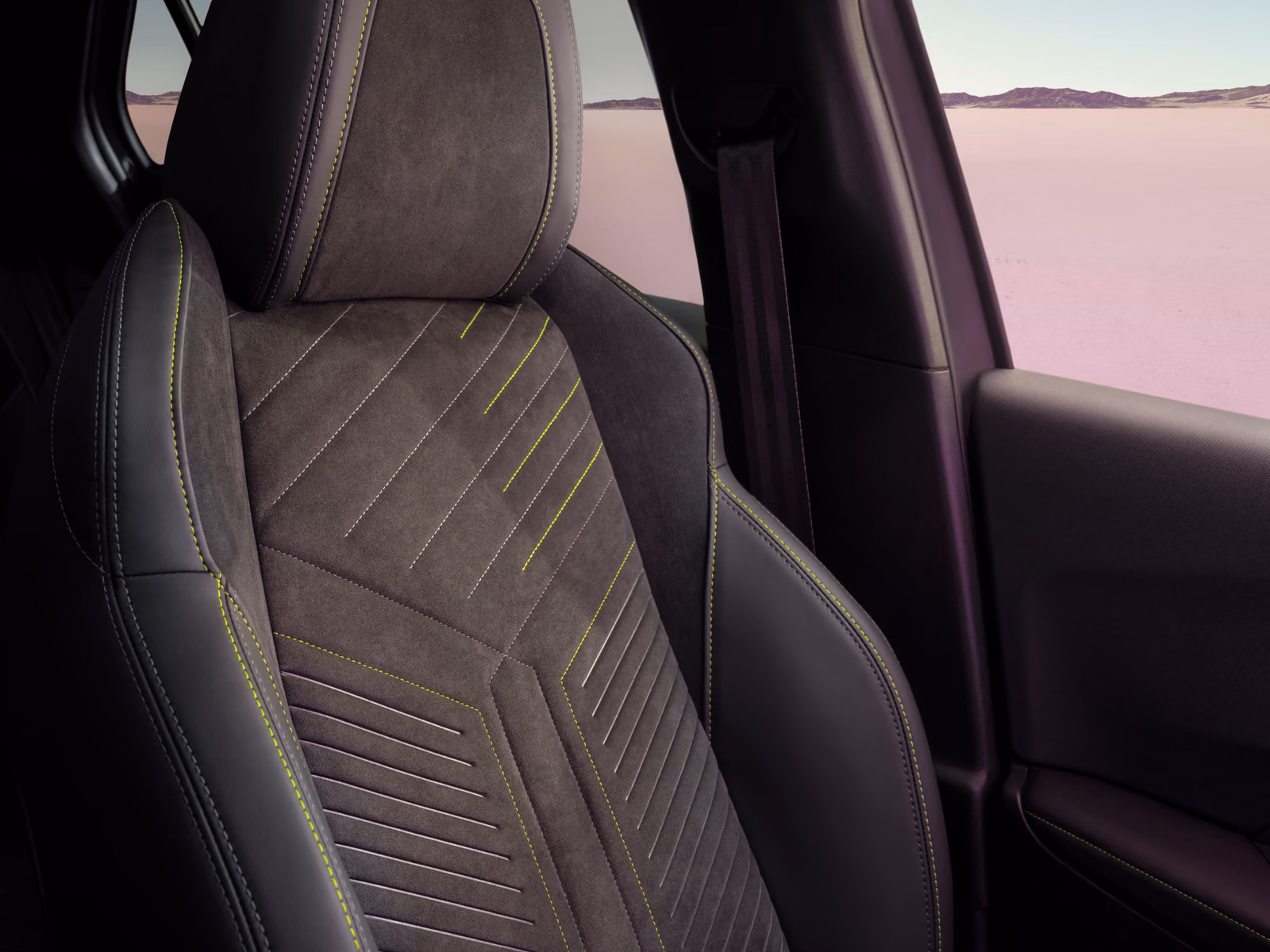 Peugeot 2008 — переднее кресло с комбинированной отделкой