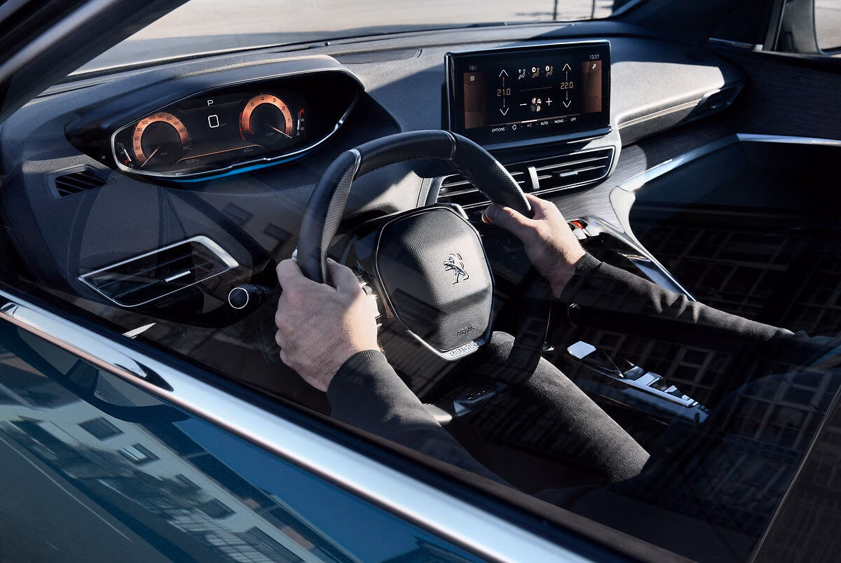 Руль и приборы Peugeot 5008