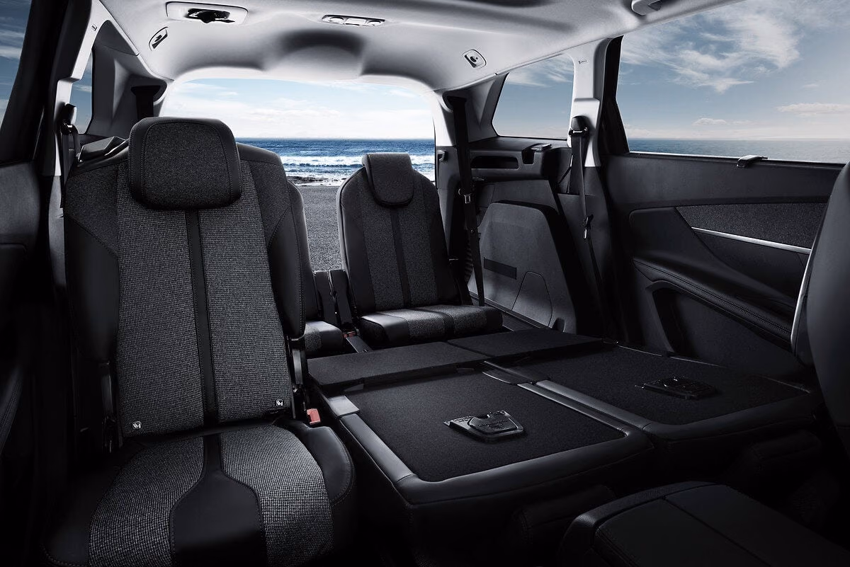 Третий ряд сидений Peugeot 5008