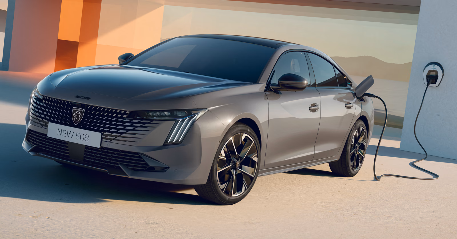 Peugeot 508 — вид сбоку