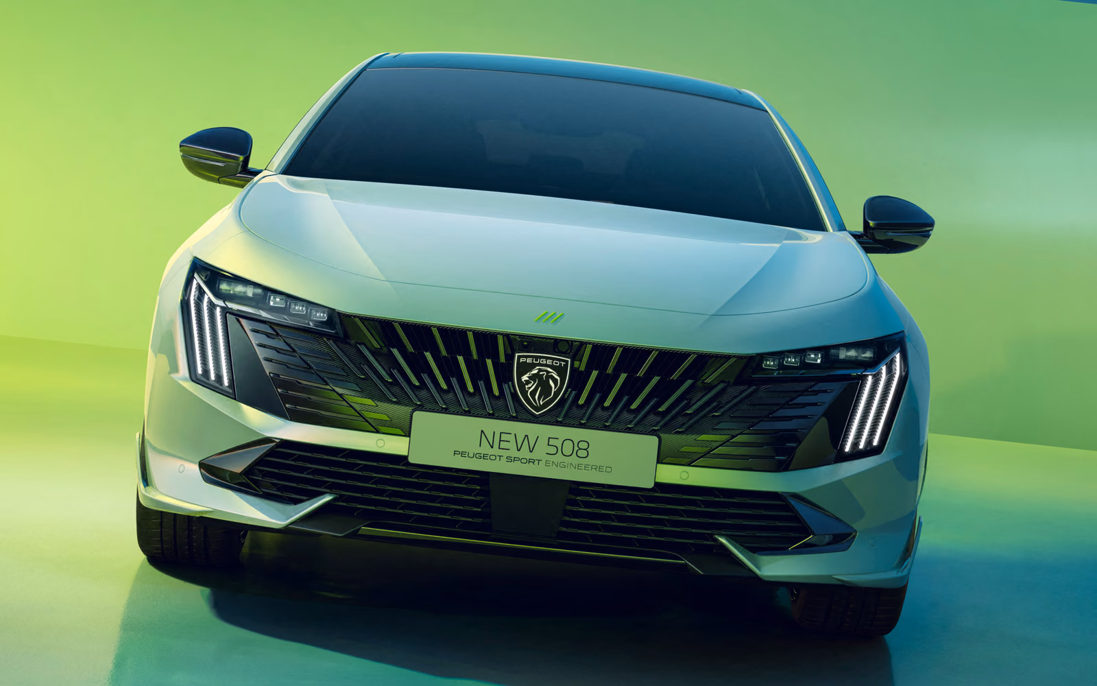 Peugeot 508 — спереди в три четверти