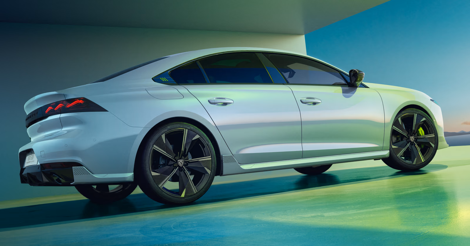 Peugeot 508 — вид сзади