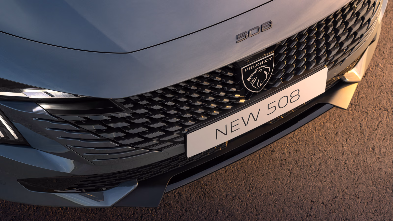 Peugeot 508 — оптика крупным планом