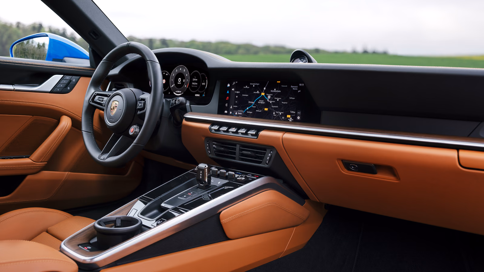 Передняя панель Porsche 911