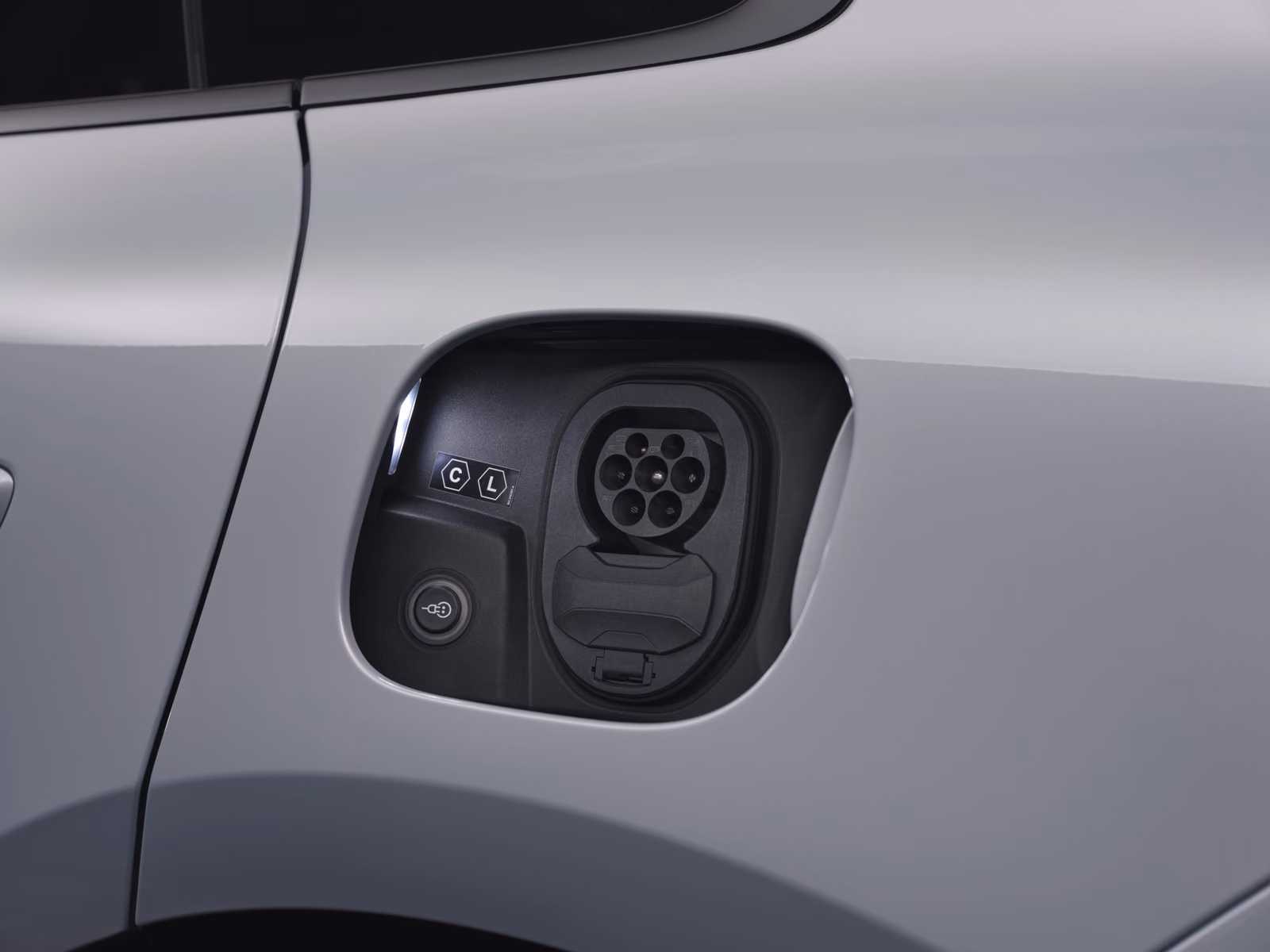 Зарядный порт Porsche Macan