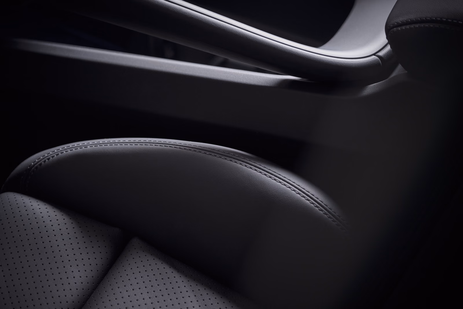 Передние кресла Porsche Macan 4