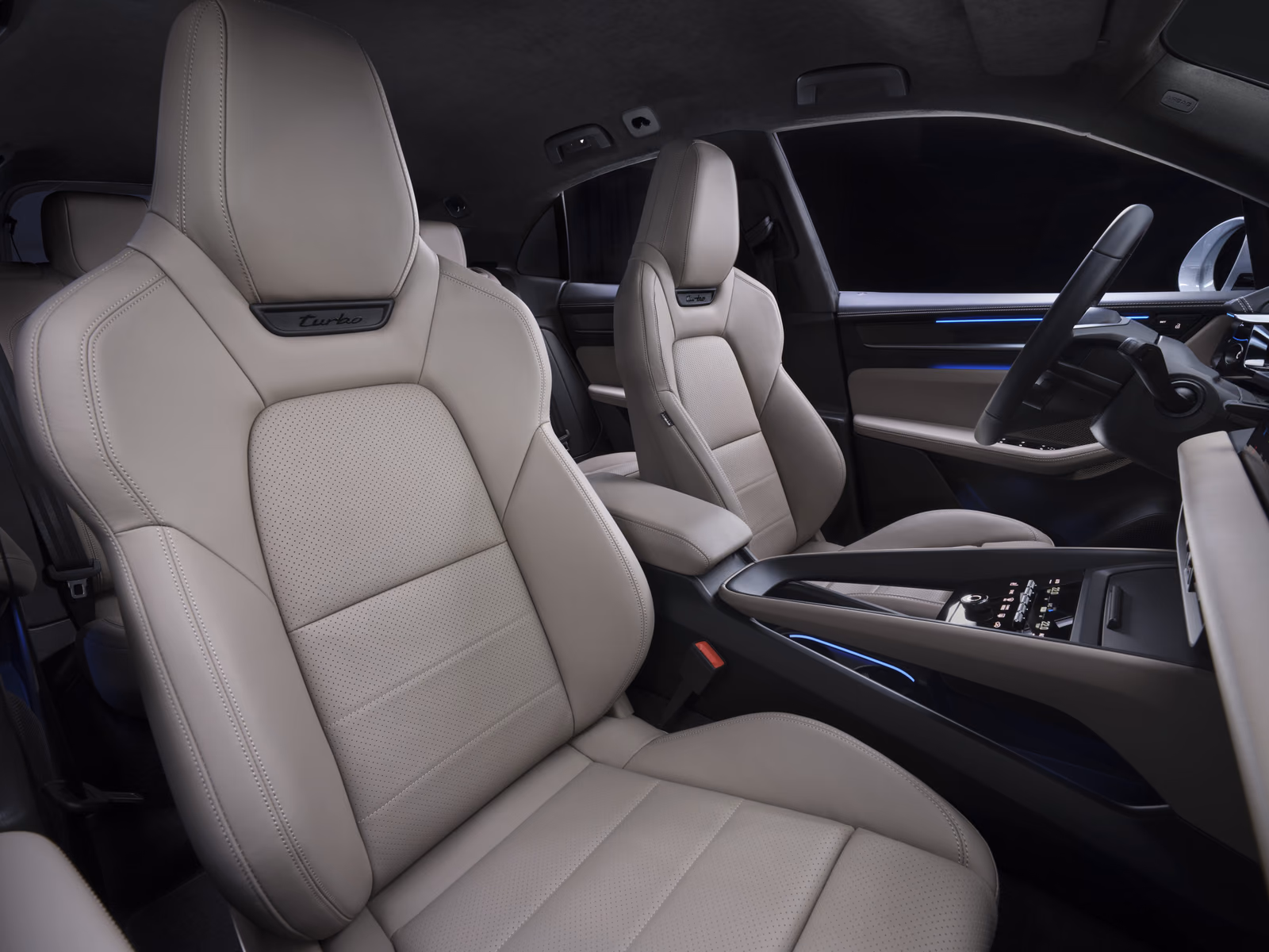 Спортивные кресла Porsche Macan Turbo
