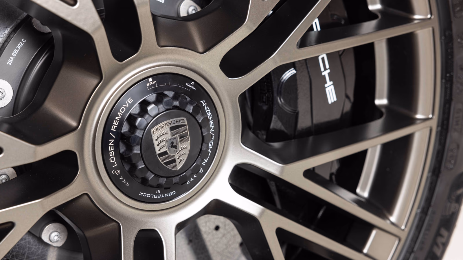 Колесный диск и тормозной механизм Porsche Panamera
