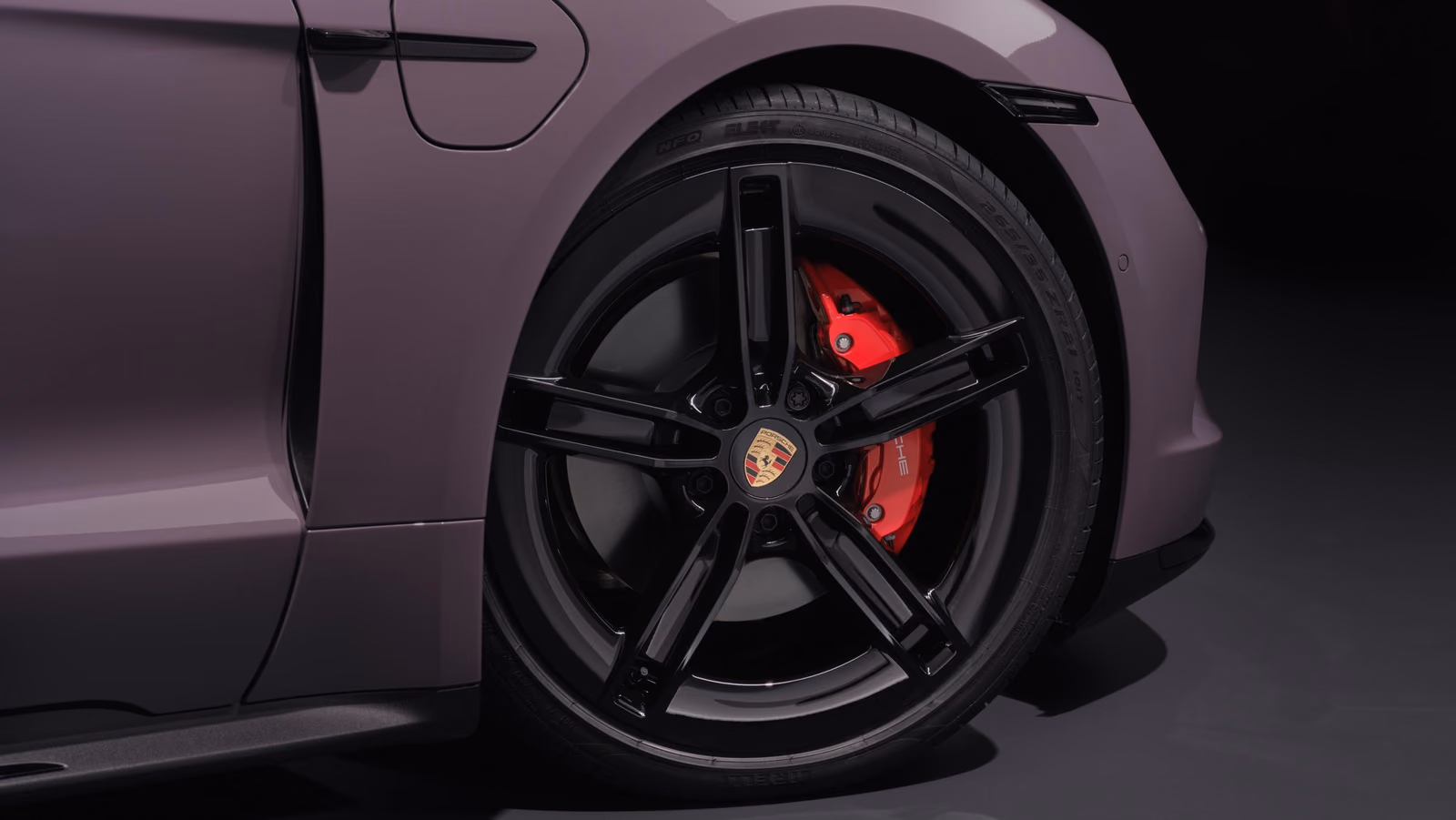 Колесо и тормозной механизм Porsche Taycan 4S Sport Turismo