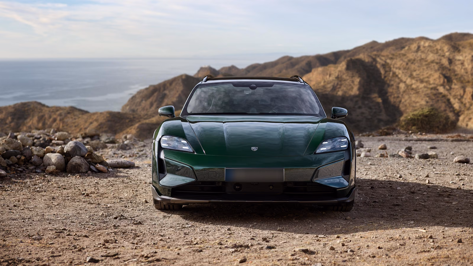 Porsche Taycan — на природе