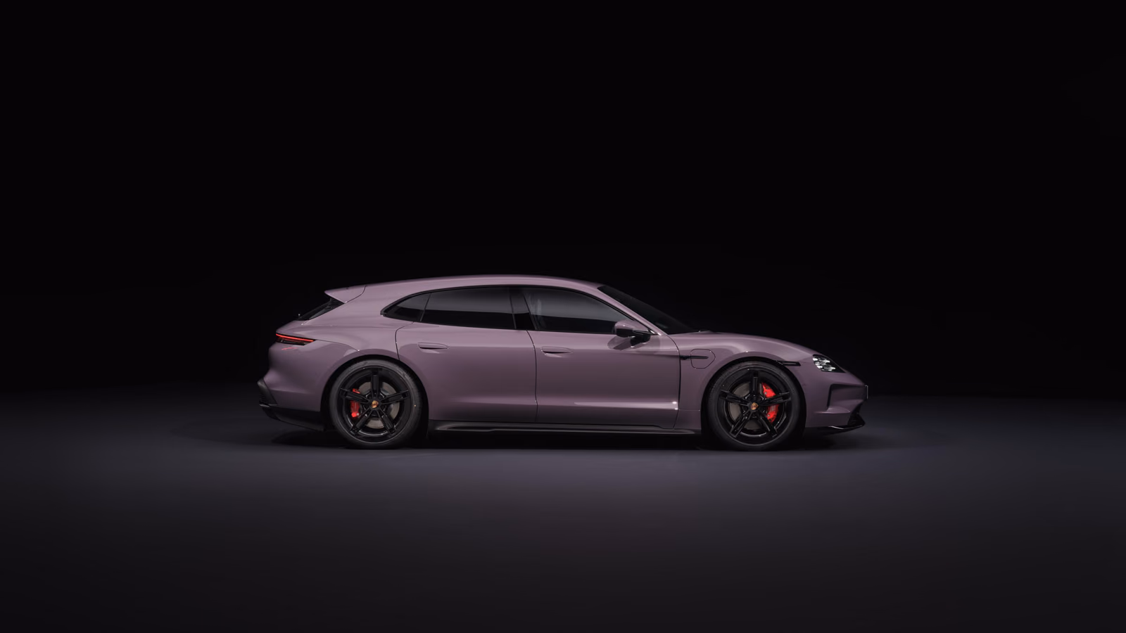 Porsche Taycan — вид сзади
