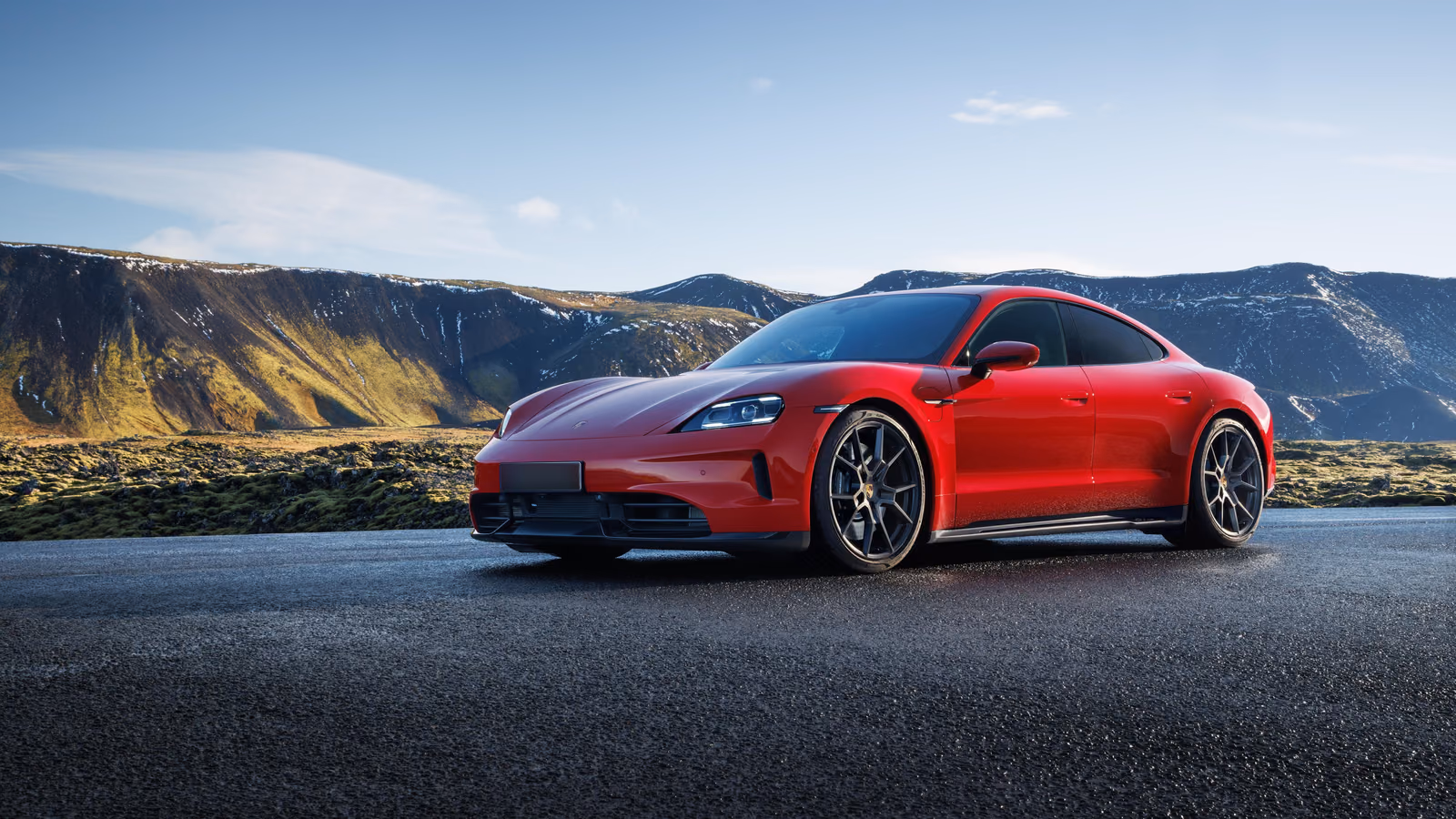 Porsche Taycan — в движении