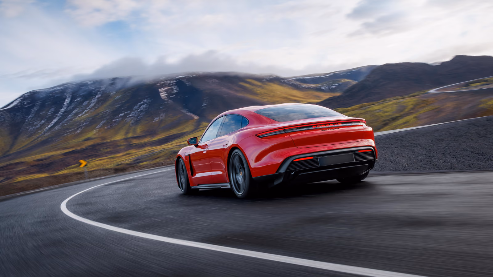 Porsche Taycan — крупный план кузова