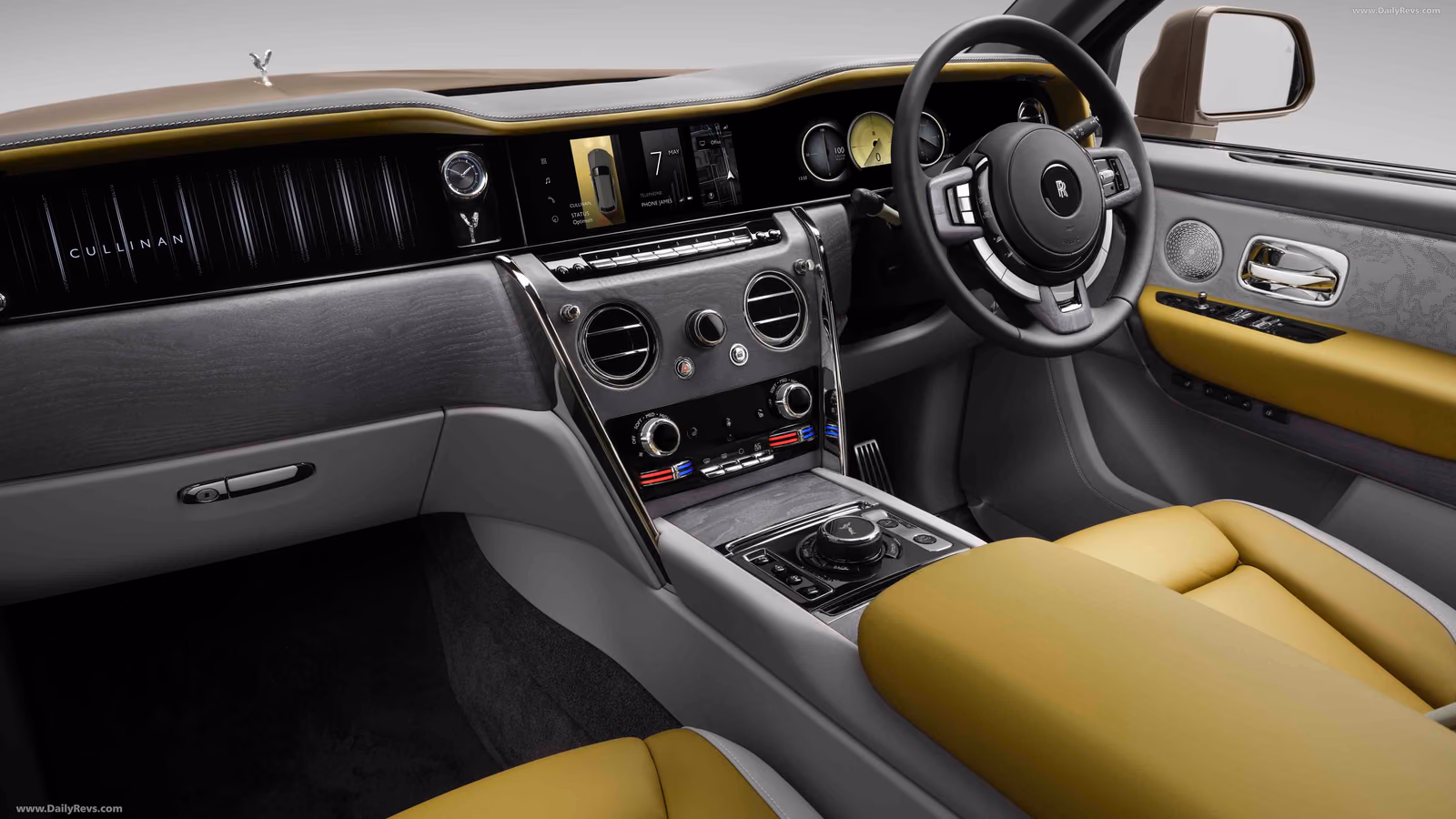 Салон Cullinan Series II — передняя панель и кресла