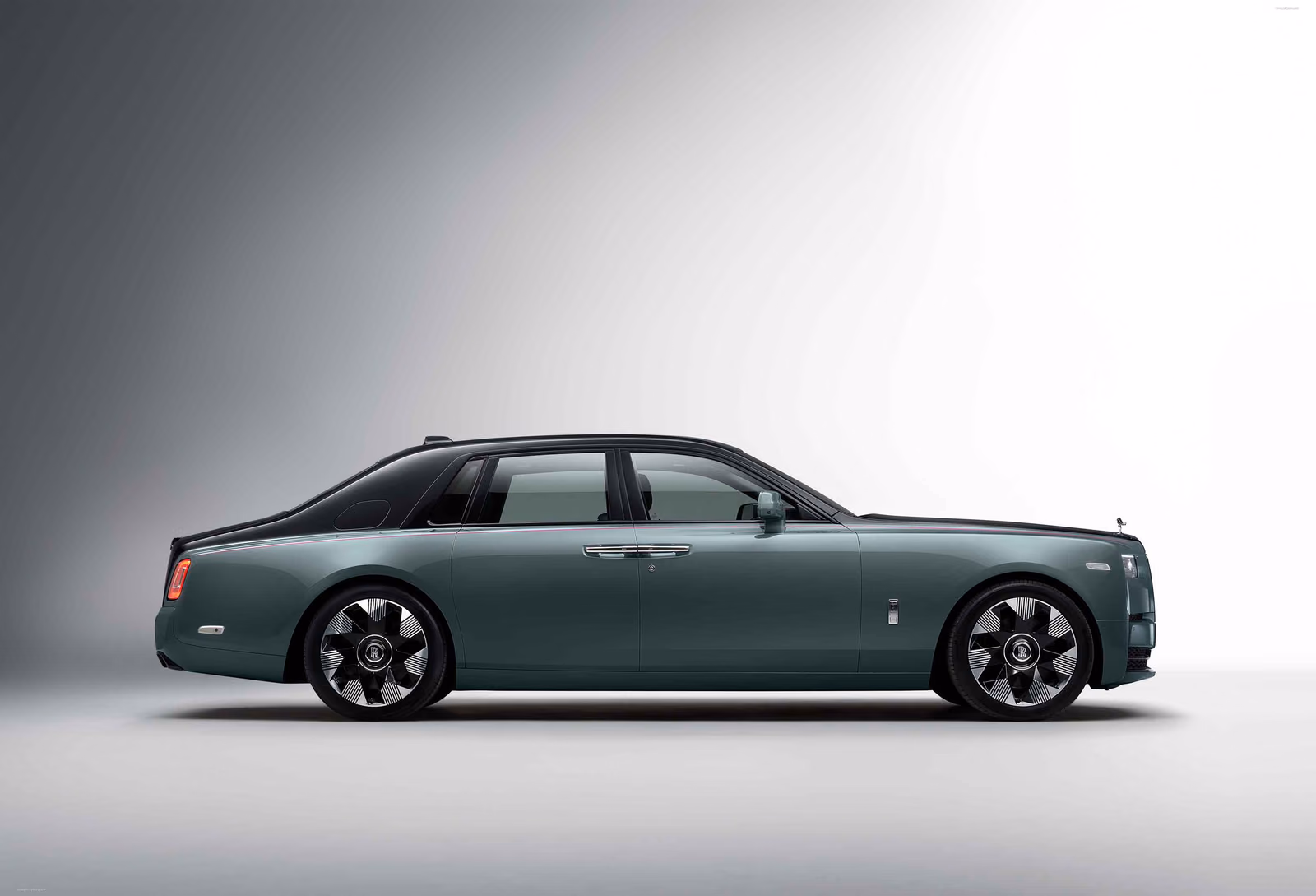 Rolls-Royce Phantom Series II — профиль