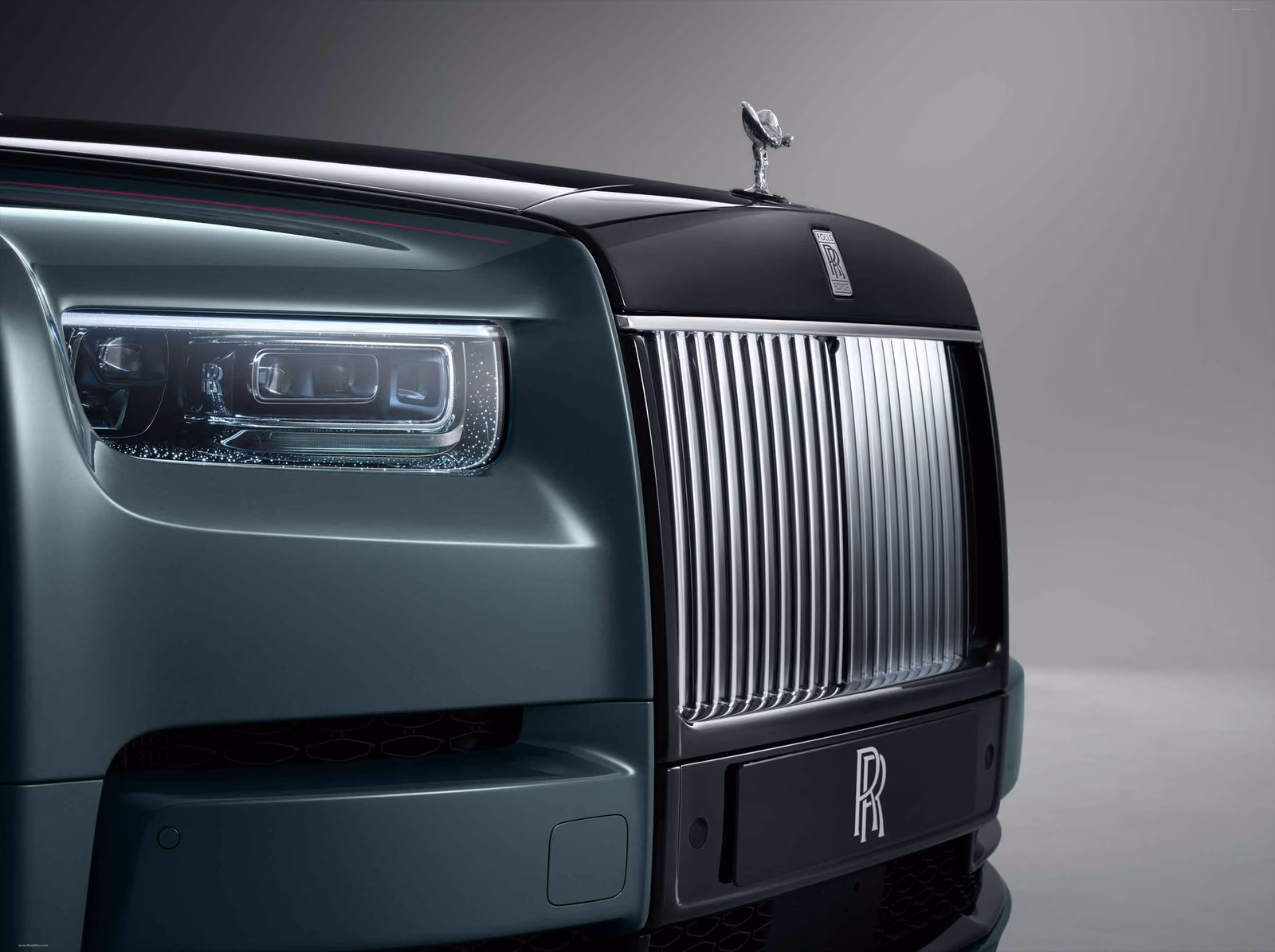 Фара и решётка Phantom Series II крупно