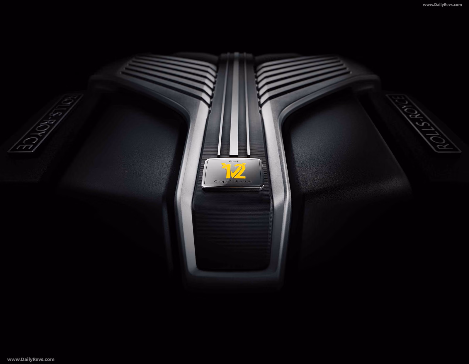 Двигатель V12 Wraith под карбоновой крышкой
