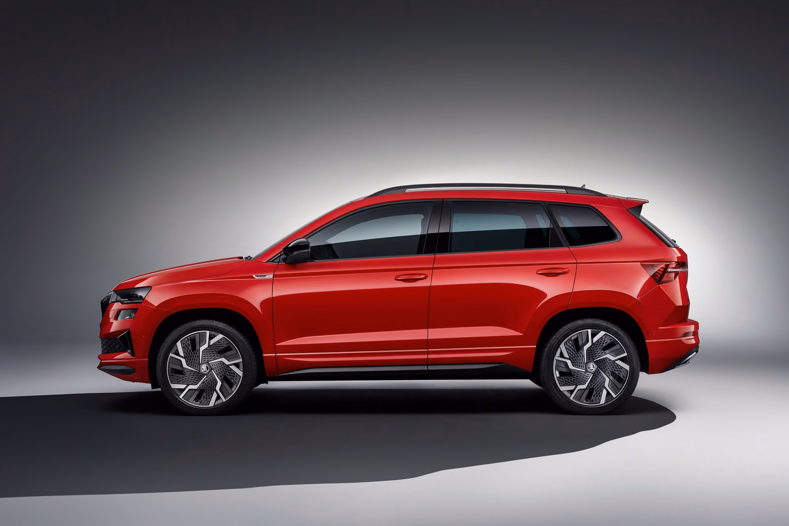 Skoda Karoq — вид сбоку