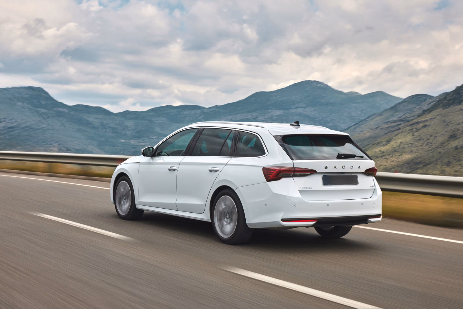 Skoda Octavia Combi в движении