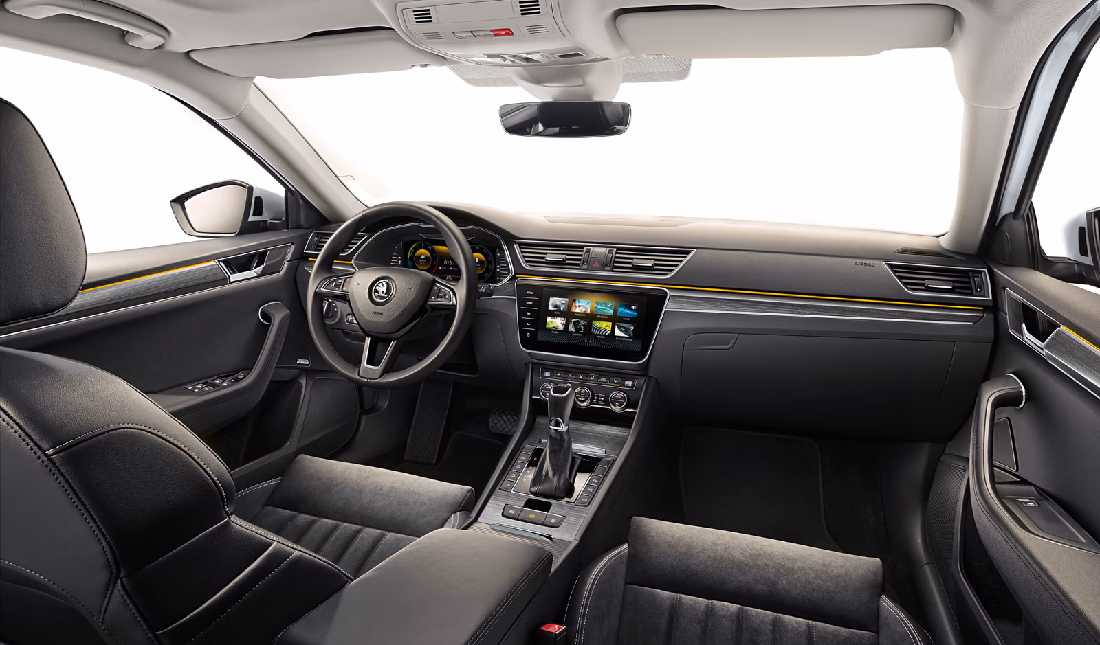 Передняя панель Škoda Superb Laurin & Klement