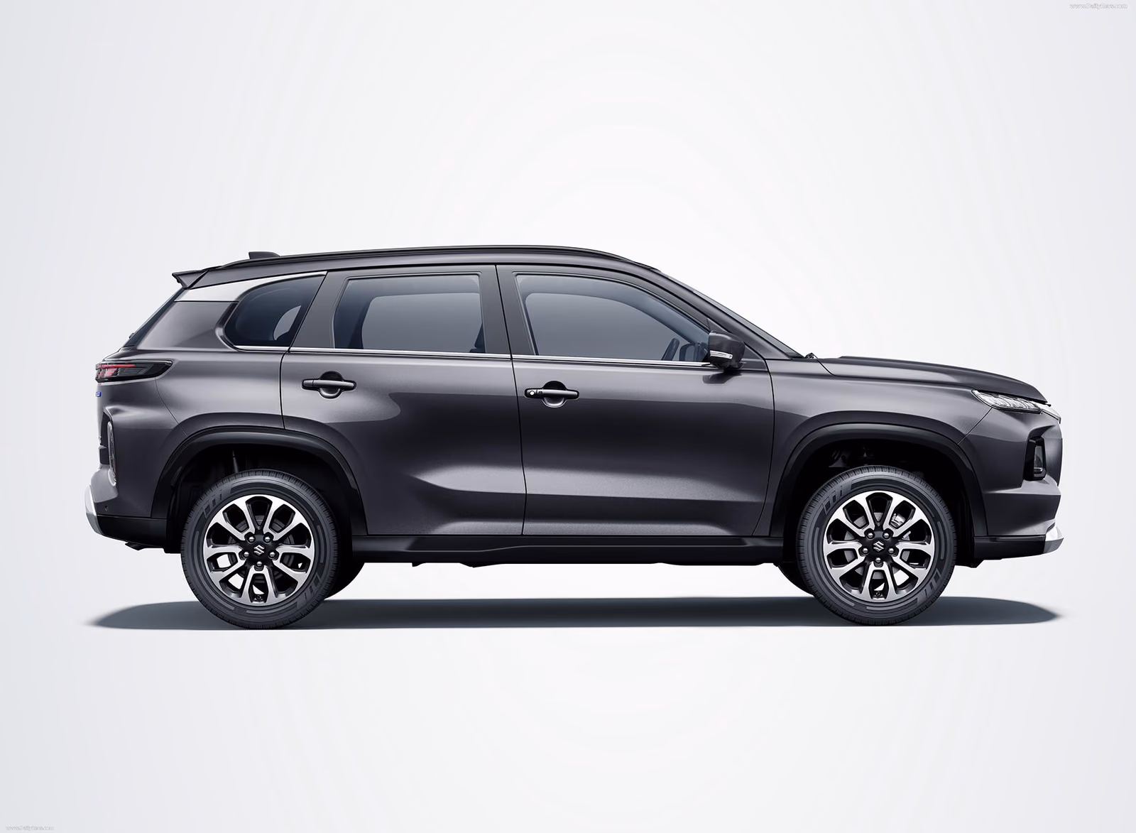 Suzuki Grand Vitara — профиль с другой стороны