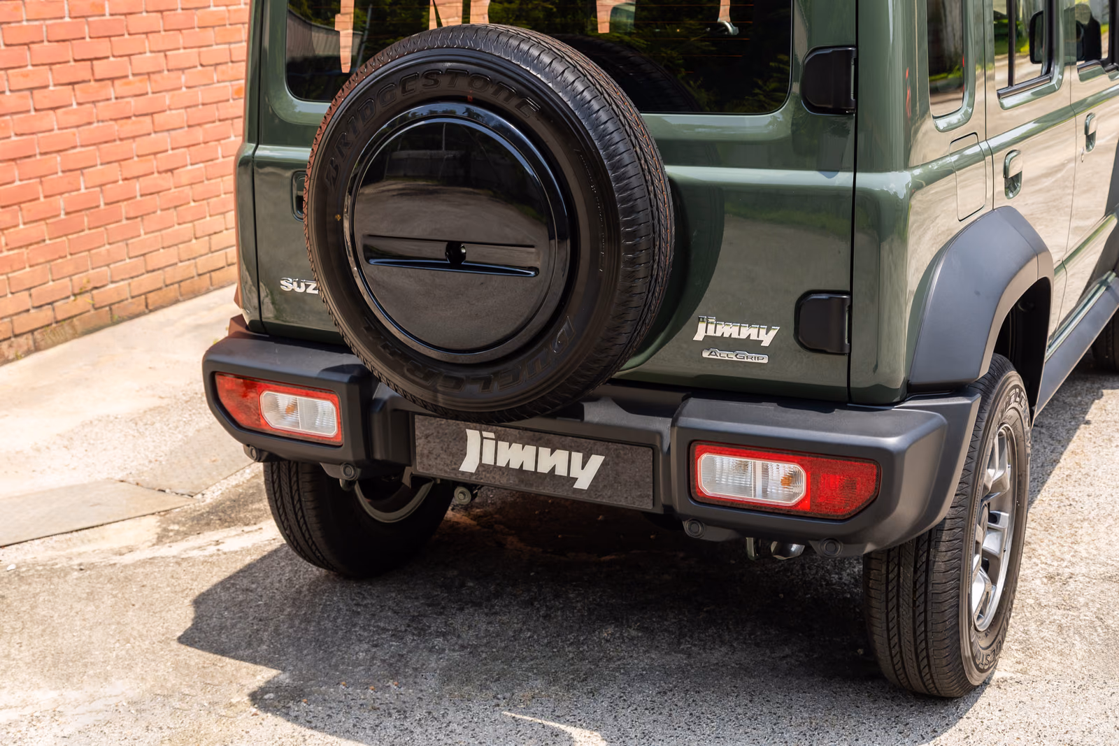 Suzuki Jimny — крупный план кузова