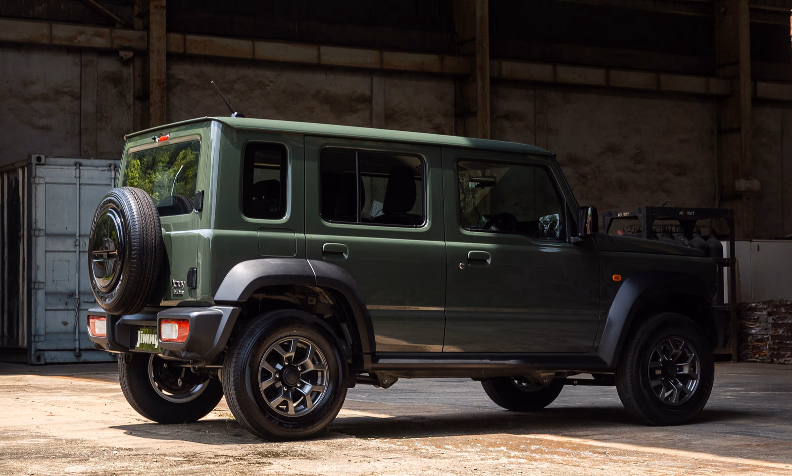 Suzuki Jimny — вид спереди