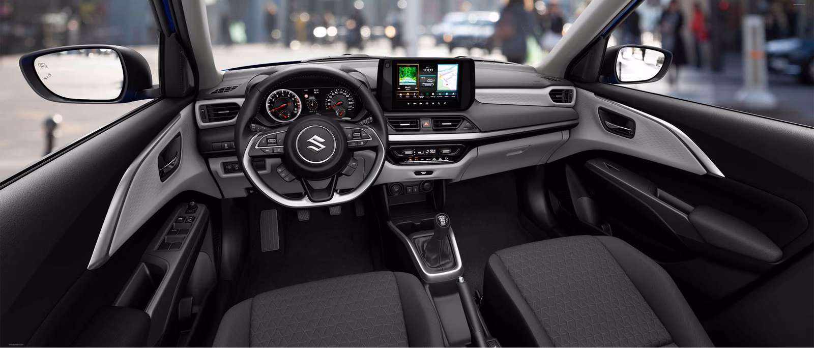 Салон Suzuki Swift — панель и экран 9 дюймов