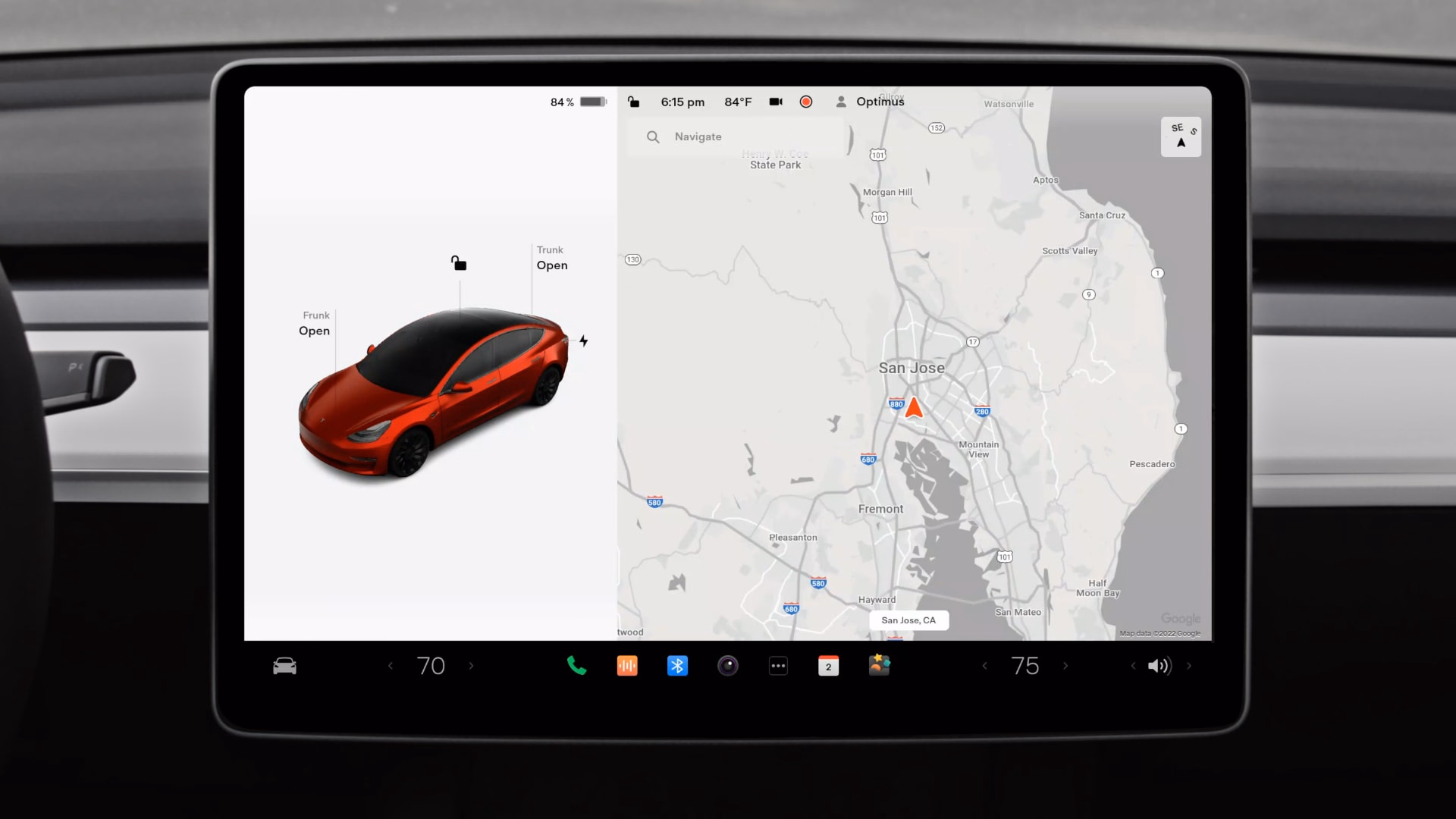 Центральный дисплей Tesla Model 3 с картой навигации