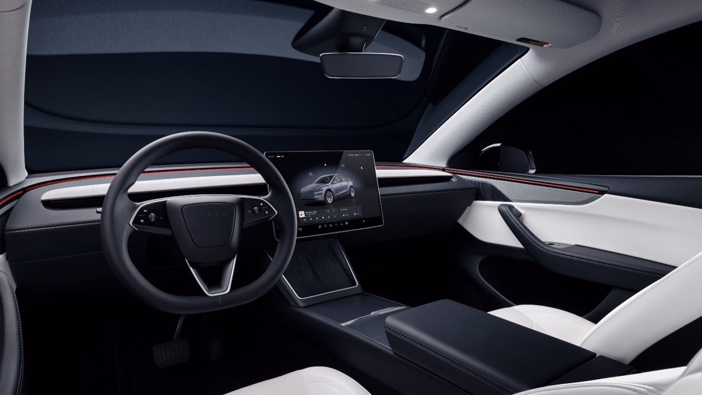 Водительское место Tesla Model Y