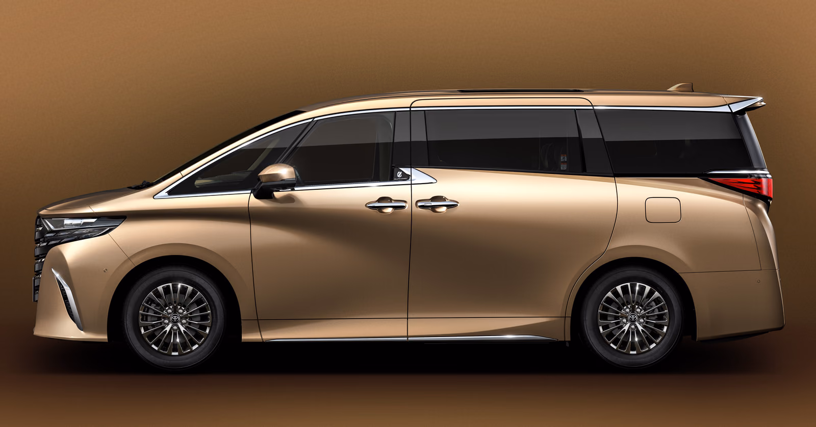Toyota Alphard — вид спереди
