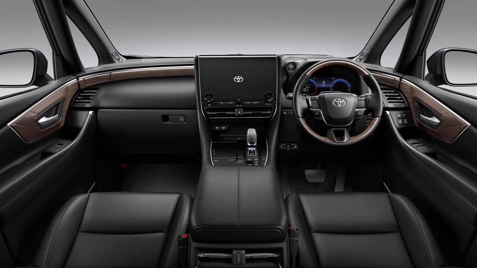 Toyota Alphard — передняя панель и руль